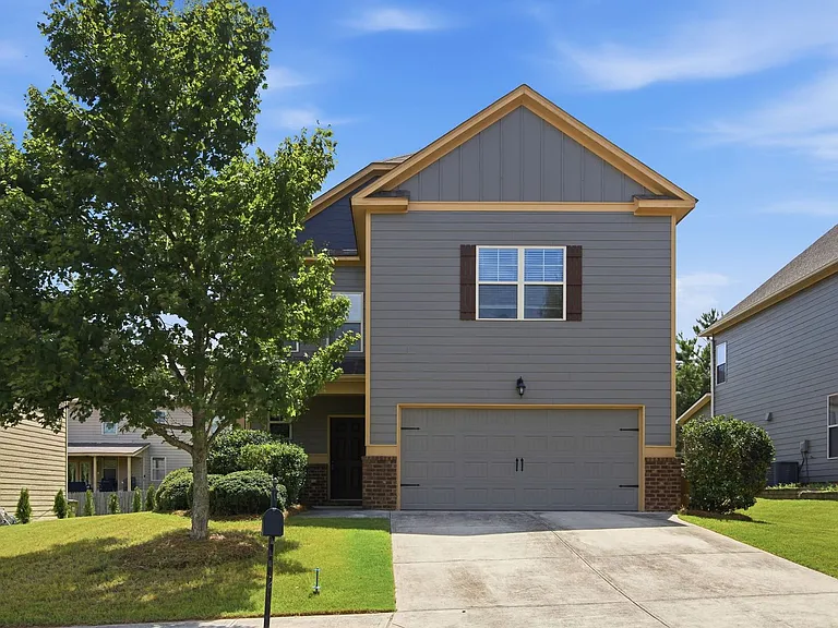 5060 Rialto Way — Photo 1
