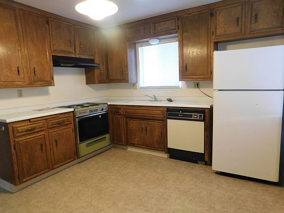 3rd image of 228 S Gemstone St APT B