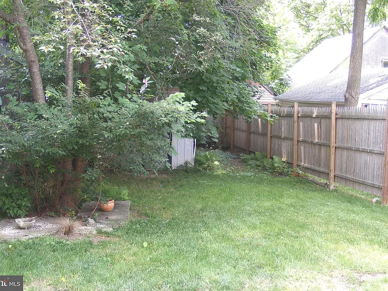 316 Locust Ave — Photo 38