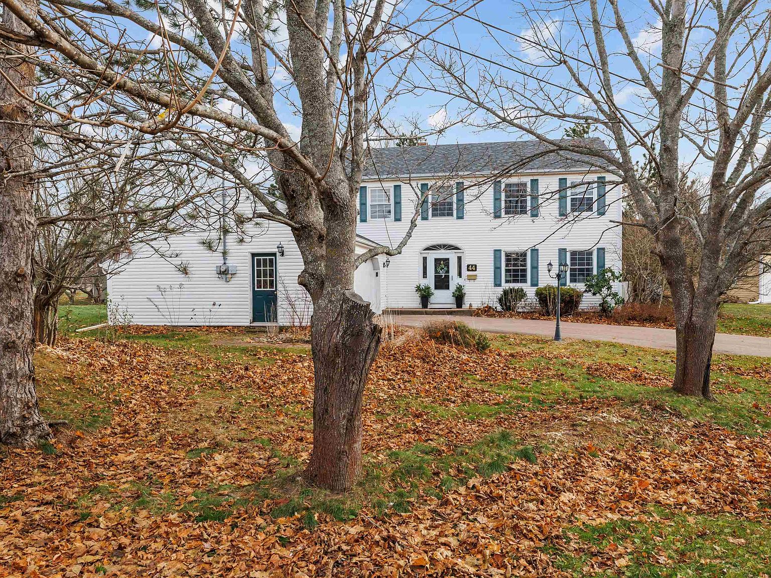 44 Lewis Cres, Charlottetown, PE C1E 1M4 MLS 202325000 Zillow