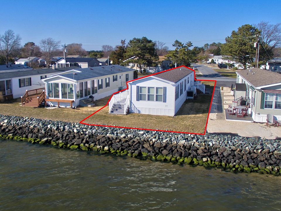 1st image of 35942 Bay Dr