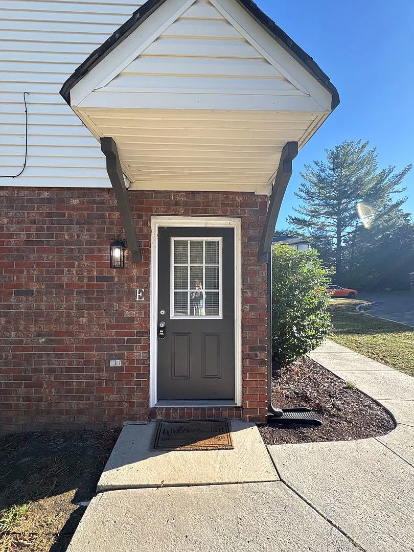 Charming Townhome Available in Central Tullahoma... — Photo 3