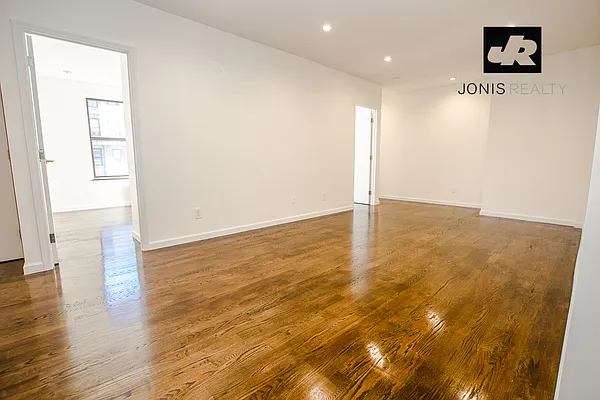Rented by Jonis Realty | media 12