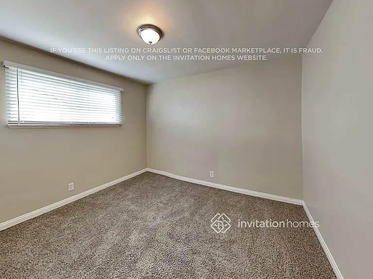 18601 Victory Blvd — Photo 18