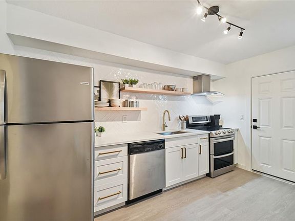 2nd image of 6422 S Adelia Ave