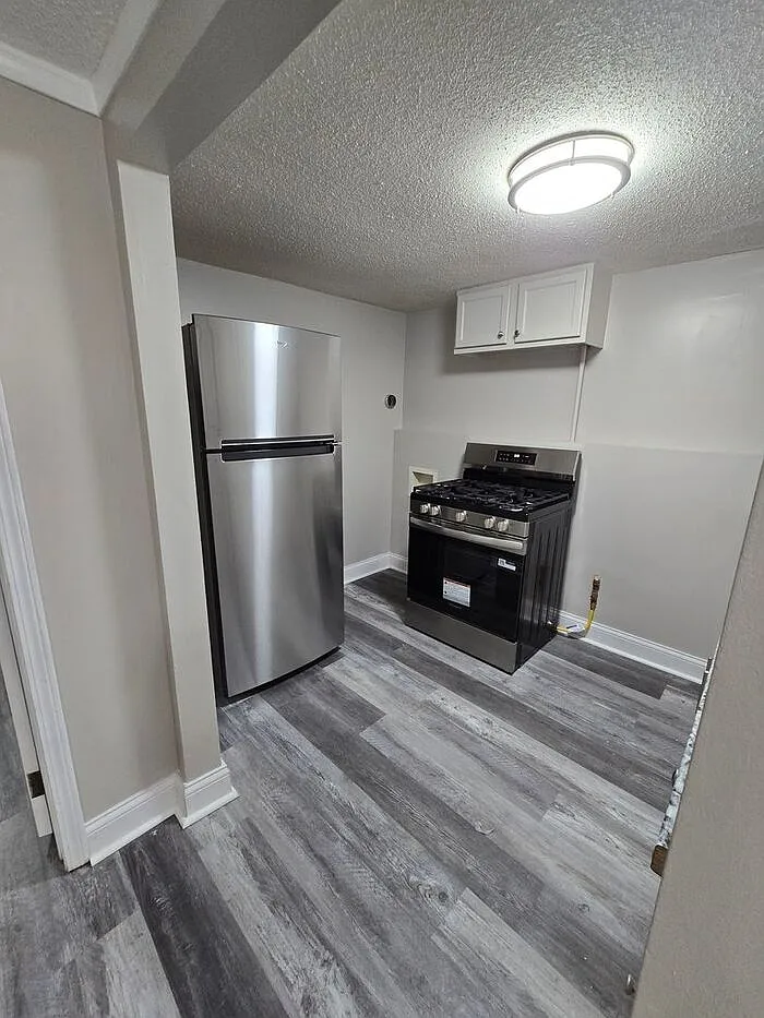 1 bed, 1.0 bath, 1000 sqft, $995 — Photo 4