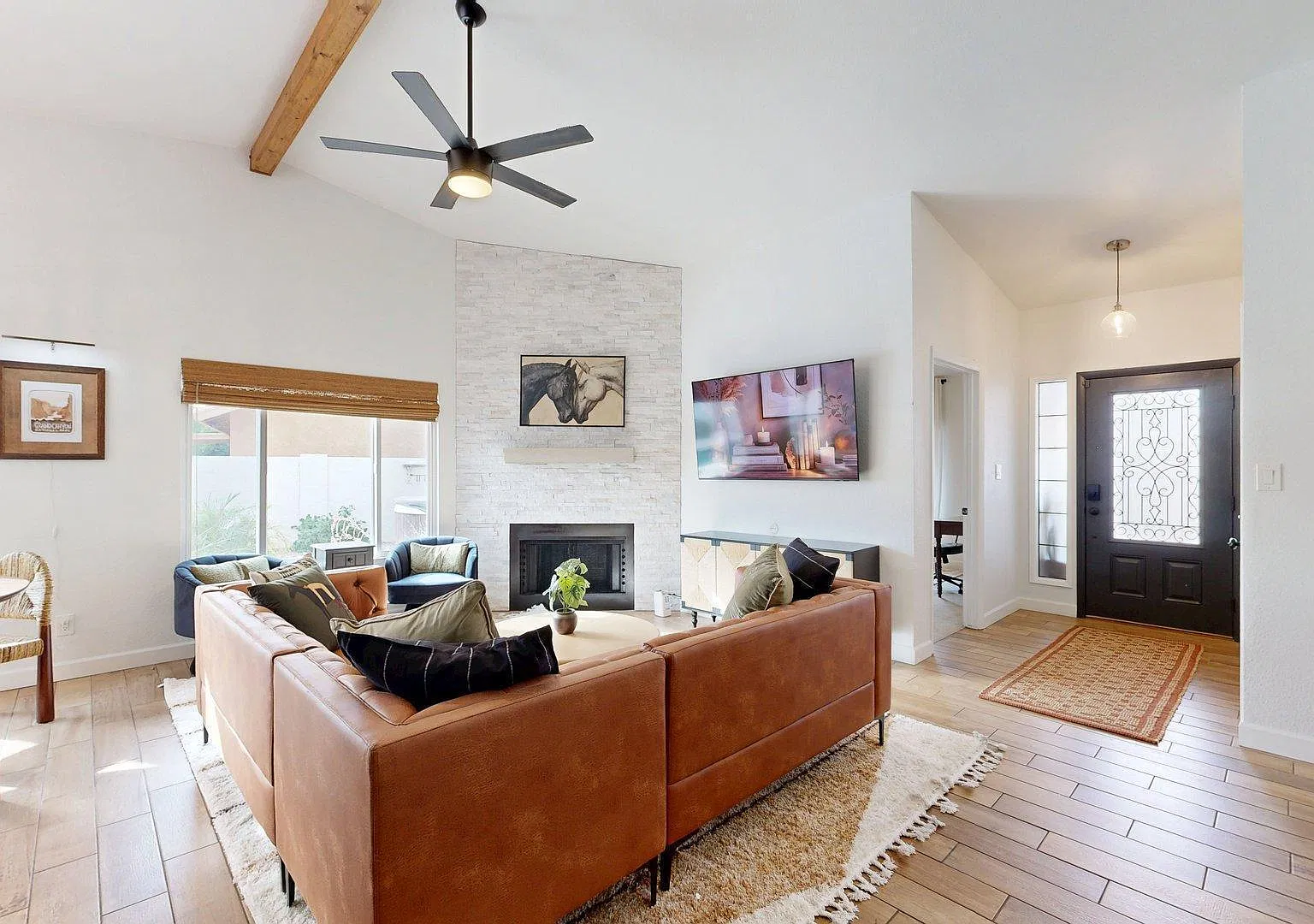 3 bed, 2.0 bath, 1330 sqft, $4,500 — Photo 1