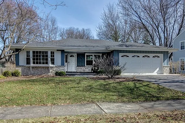 1612 Fairway Ln photo 1