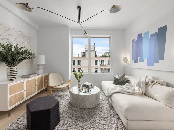 208 Delancey St #4E, New York, NY 10002