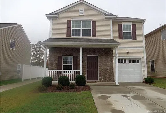 1017 Willow Wind Dr — Photo 1