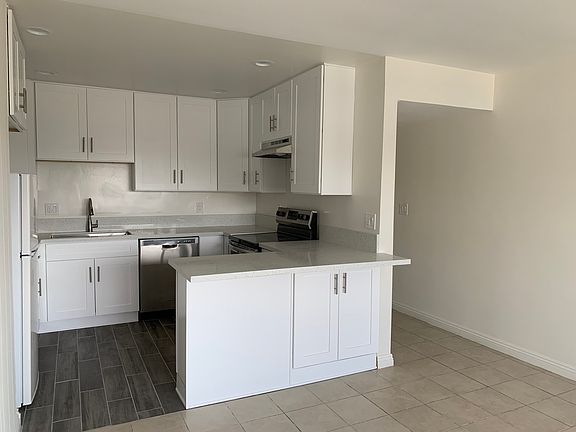 4th image of 1431 Manhattan Beach Blvd #E1