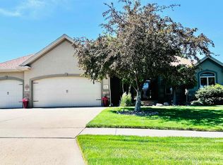 6716 Kingswood Ct, Sioux City, IA 51106
