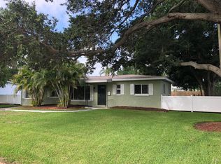 1480 Farragut Dr N, Saint Petersburg, FL 33710