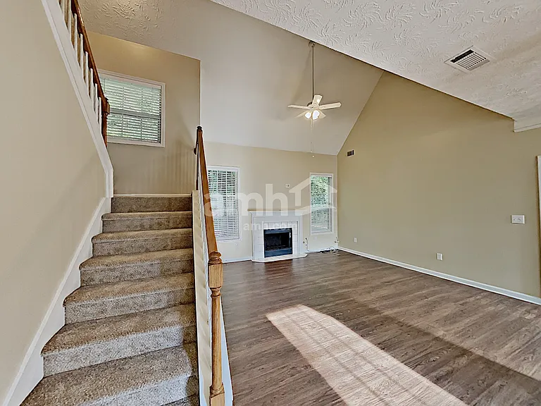 2319 Clipper Ln — Photo 6
