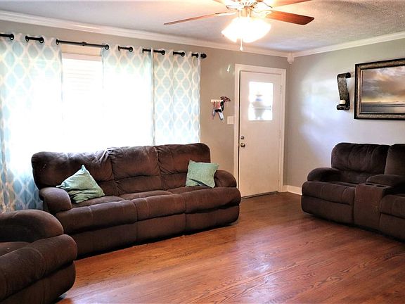 2nd image of 1704 Kirby Dr