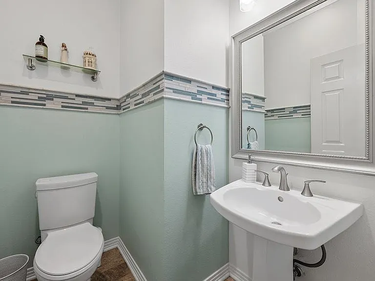 1207 Lakeway Dr — Photo 30