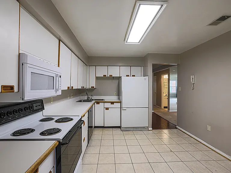 7 Pipe Hill Ct #B — Photo 10