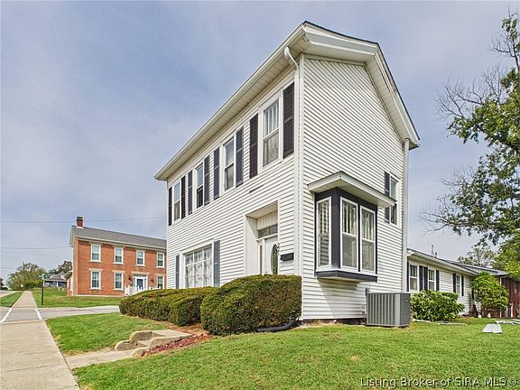 5th image of 221 W Walnut Street