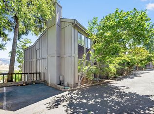 333 Ravenwood Pl, Ashland, OR 97520