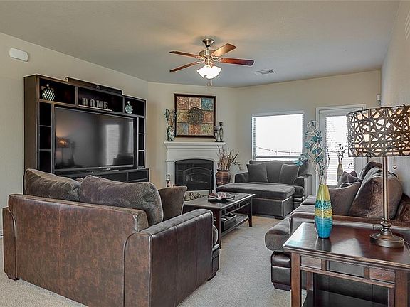 4th image of 2329 Cedarwood Dr
