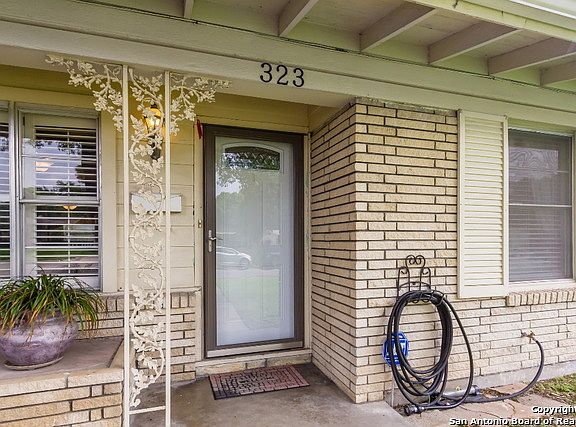 3rd image of 323 Teakwood Ln