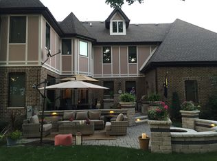 748 S 10th Ave, La Grange, IL 60525