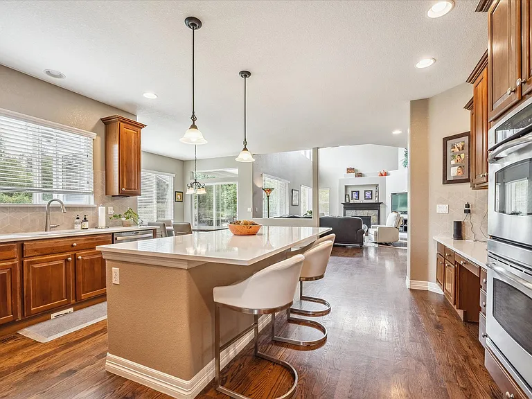 5984 W Hoover Ave — Photo 13