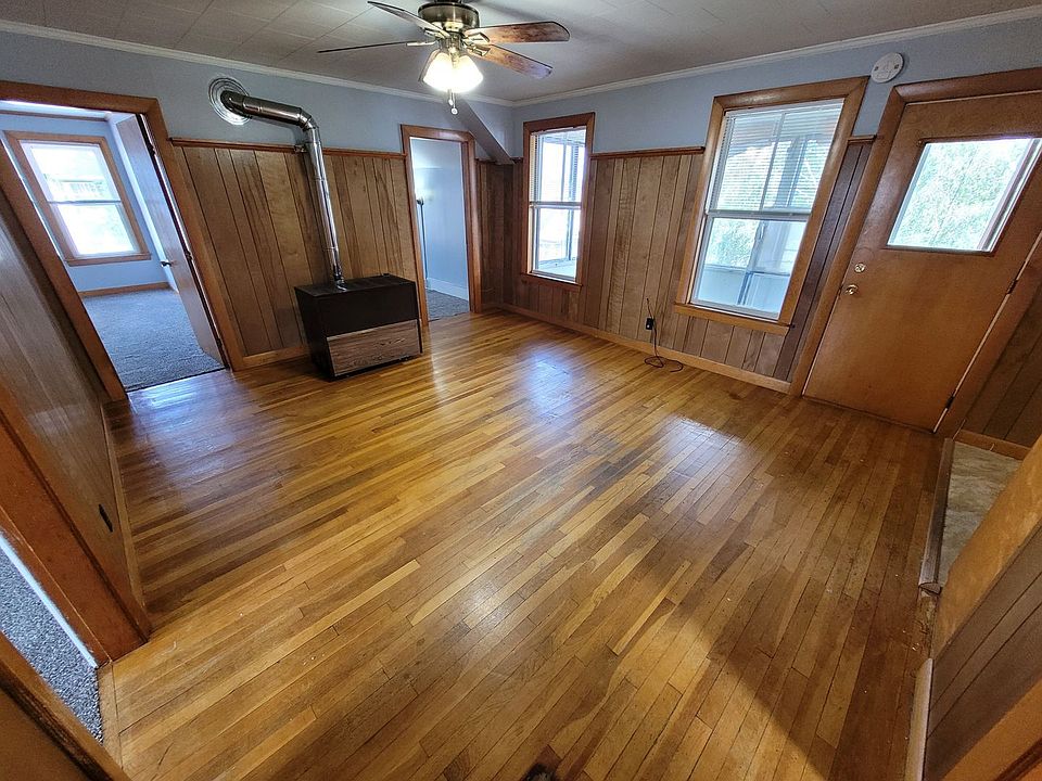 1st image of 241 Cartier St W #239-3