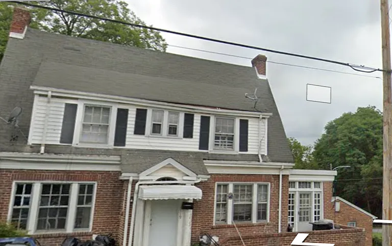 1119 N Main St — Photo 2