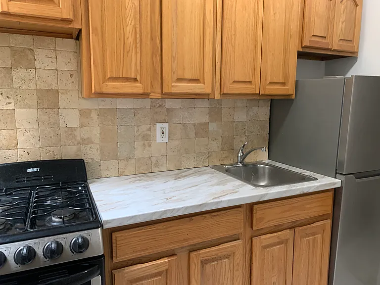 211 E 88th St #5FW — Photo 3