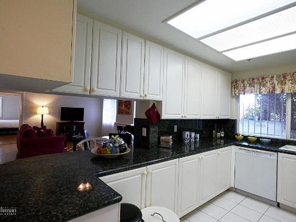 5th image of 1315 S Saltair Ave APT 102