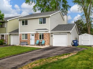 23W423 Greenbriar Dr, Naperville, IL 60540