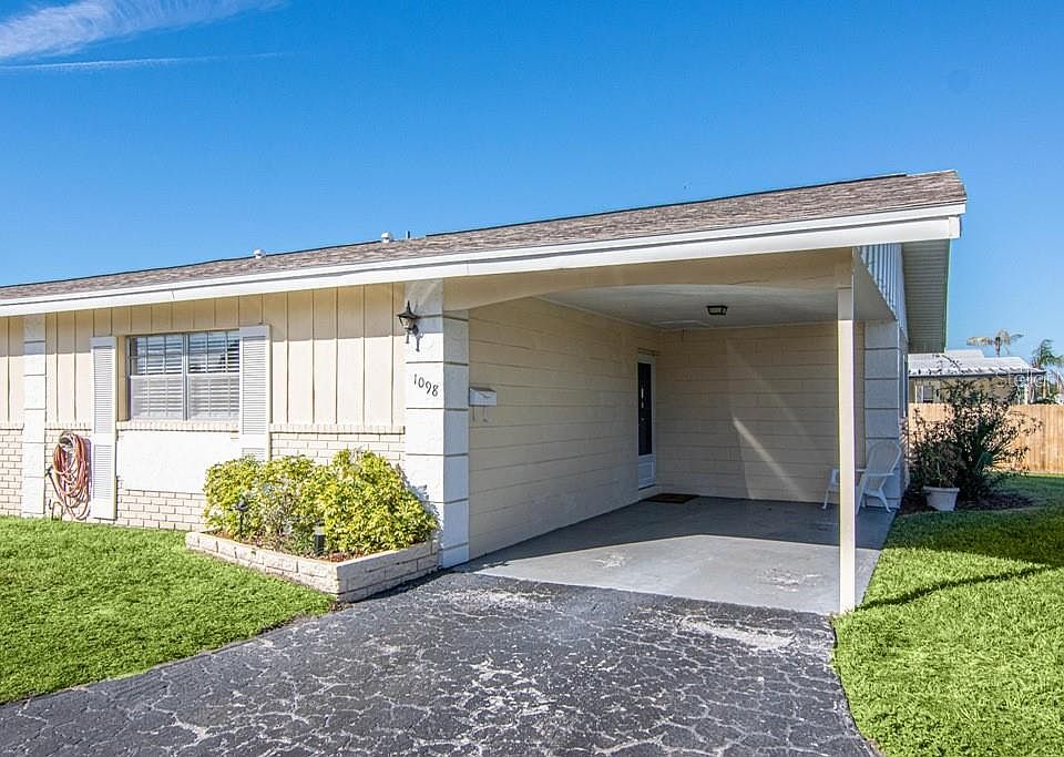 1st image of 1098 Loch Haven Dr N #11