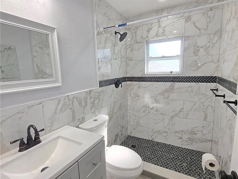 110 N Glenwood Ave — Photo 9