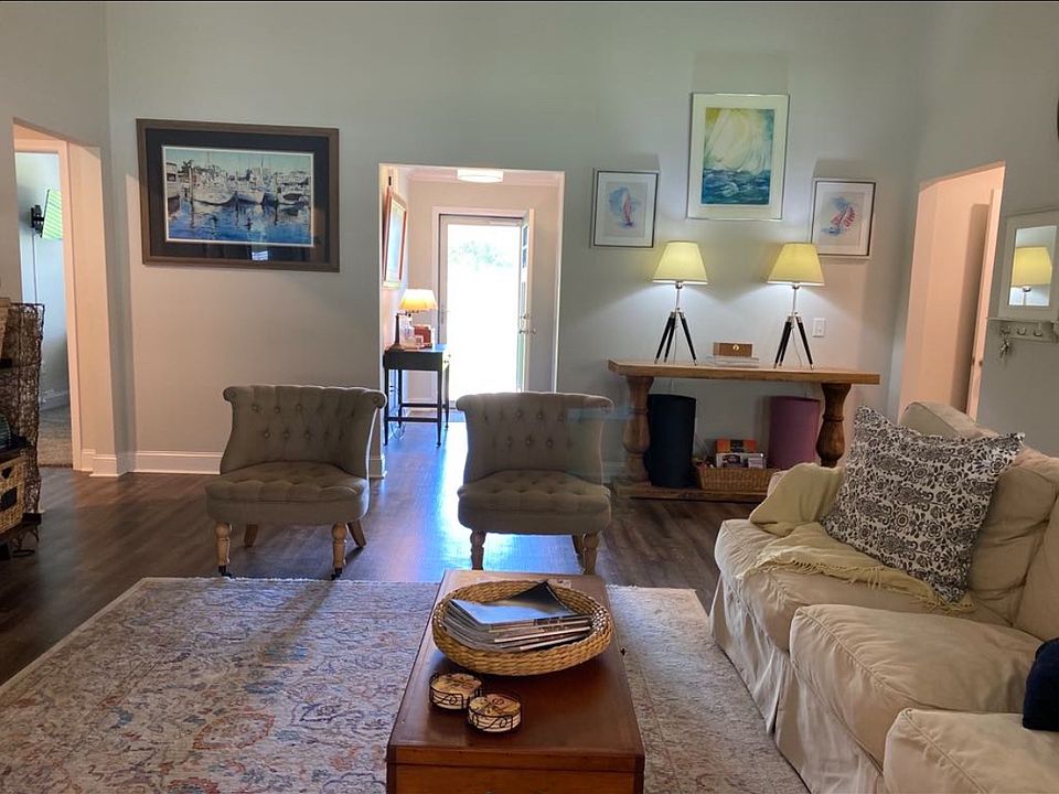 1st image of 238 Canterberry Pl