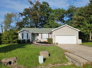 6515 Five Forks Dr, Pewee Valley, KY 40056