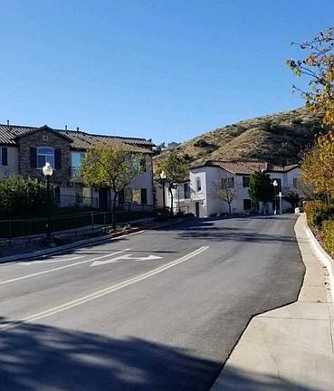 2nd image of 27957 Avalon Dr