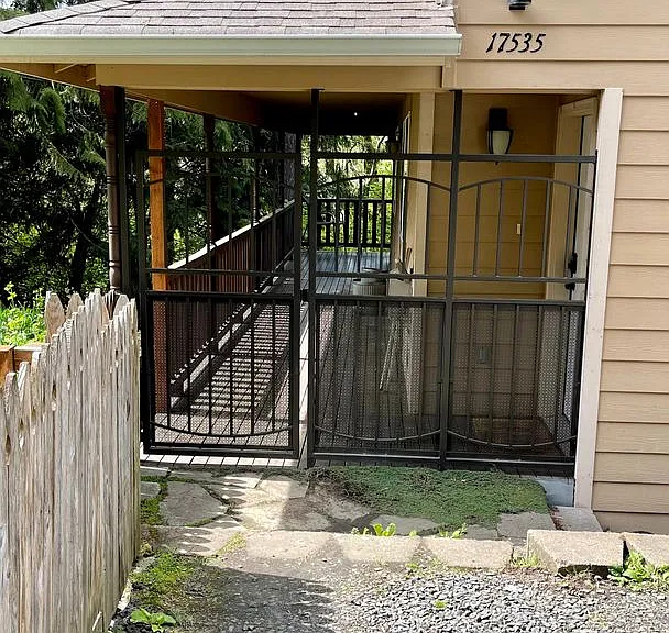 17535 Clear Lake Blvd SE — Photo 3