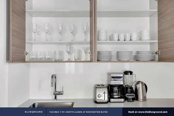 Rented by The Blueground | media 8