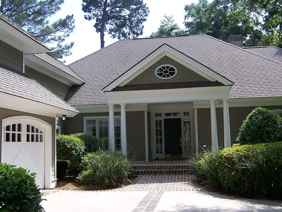 Beautiful 2 story home