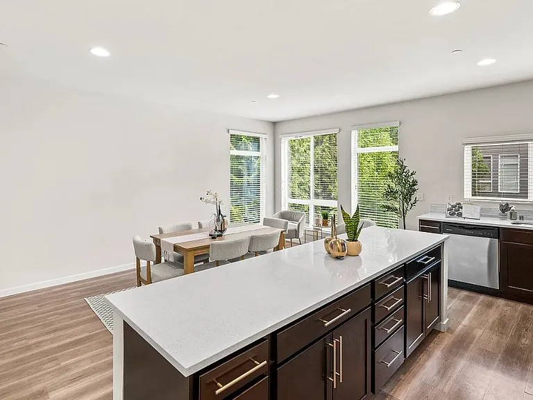 16201 Meadow Rd #E2 — Photo 14