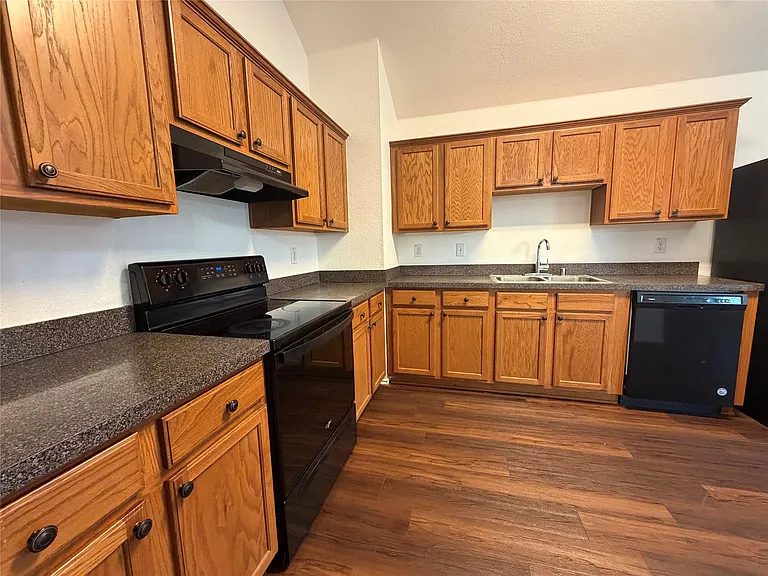 1201 Cumberland Ct — Photo 12
