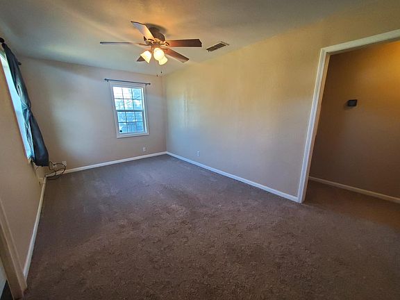 2nd image of 827 NW 35th St