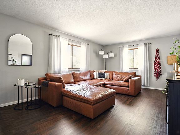 4th image of 224 32nd St NW