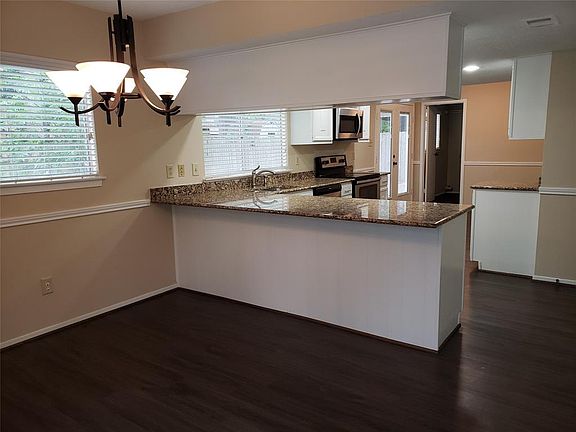 3rd image of 3138 Silver Falls Dr