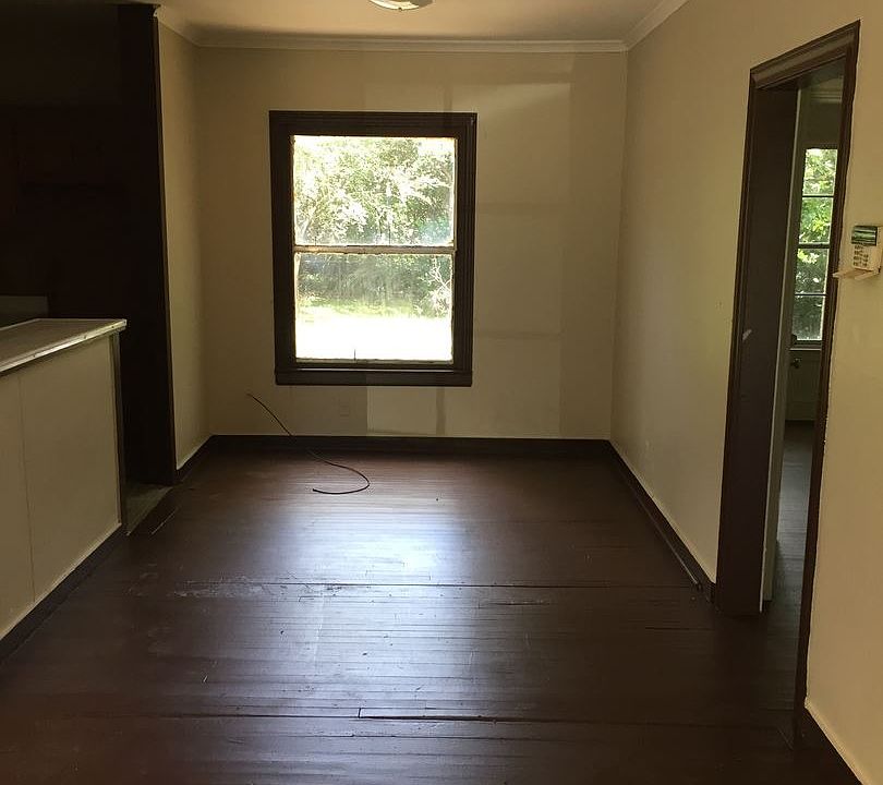1st image of 130 E Prospect St