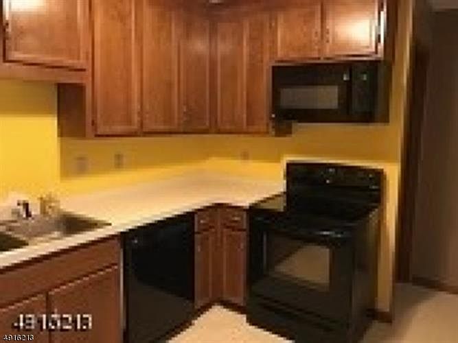 1st image of 18 Heritage Ln #509