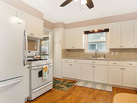 4th image of 171 W 21st St