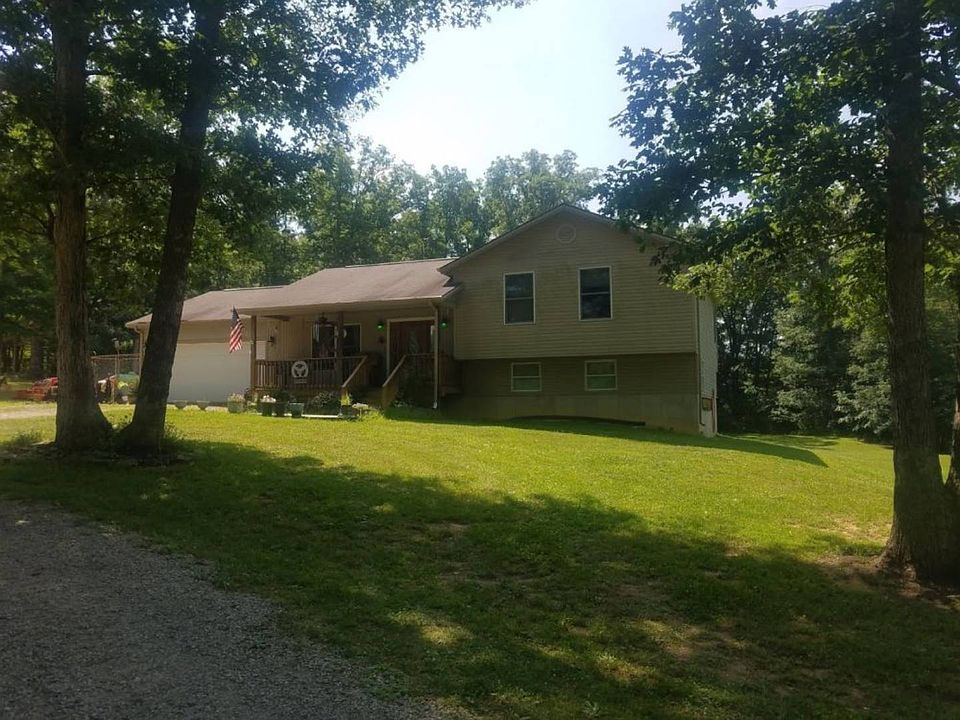 1st image of 170 Oak Woods Ln