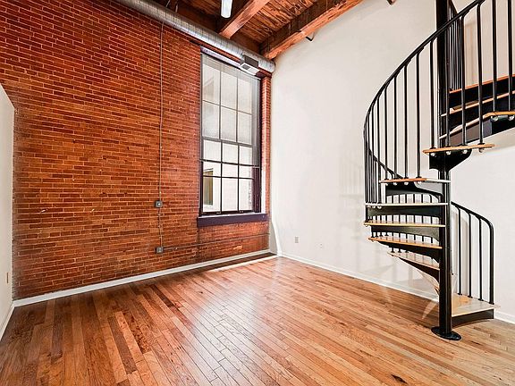 2nd image of 305 W Fayette St #0B-1Ba-804Sqft